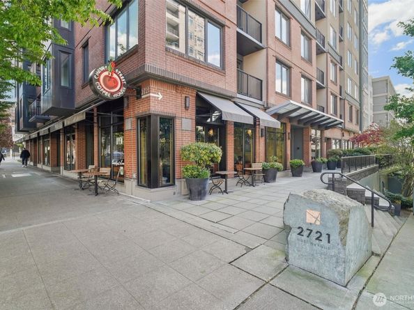 2721 1st Avenue 906, Seattle WA 98121