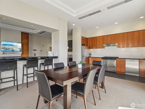 2721 1st Avenue 906, Seattle WA 98121