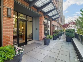 2721 1st Avenue 906, Seattle WA 98121