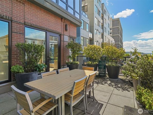 2721 1st Avenue 906, Seattle WA 98121