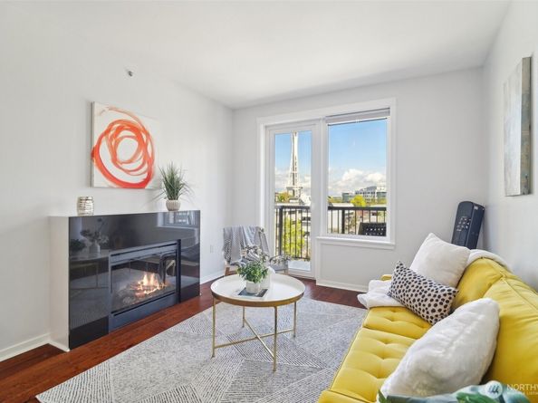 2721 1st Avenue 906, Seattle WA 98121