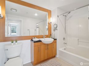2721 1st Avenue 906, Seattle WA 98121