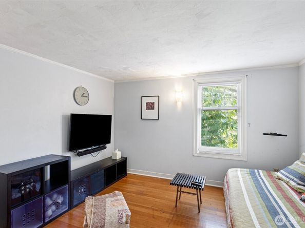 1814 25th Avenue E, Seattle WA 98112