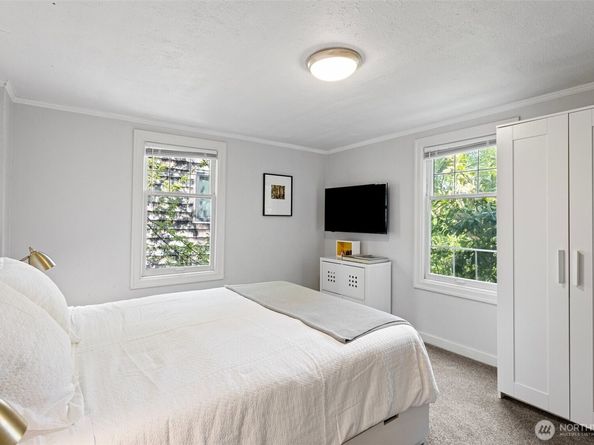 1814 25th Avenue E, Seattle WA 98112