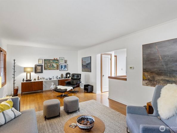 1814 25th Avenue E, Seattle WA 98112
