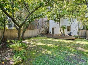 1814 25th Avenue E, Seattle WA 98112
