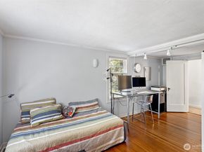 1814 25th Avenue E, Seattle WA 98112
