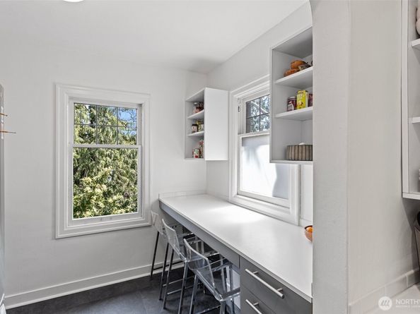 1814 25th Avenue E, Seattle WA 98112