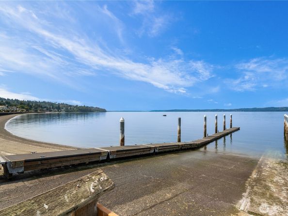 28422 Redondo Beach Drive S, Des Moines WA 98198