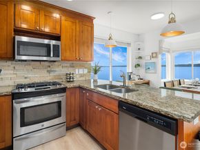 28422 Redondo Beach Drive S, Des Moines WA 98198
