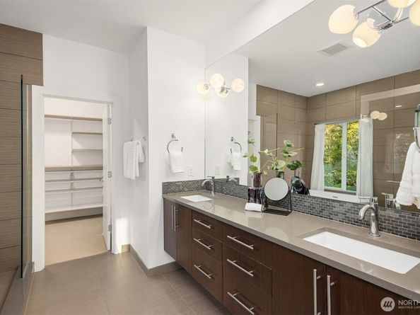 6560 NE Maxwell Lane, Bainbridge Island WA 98110