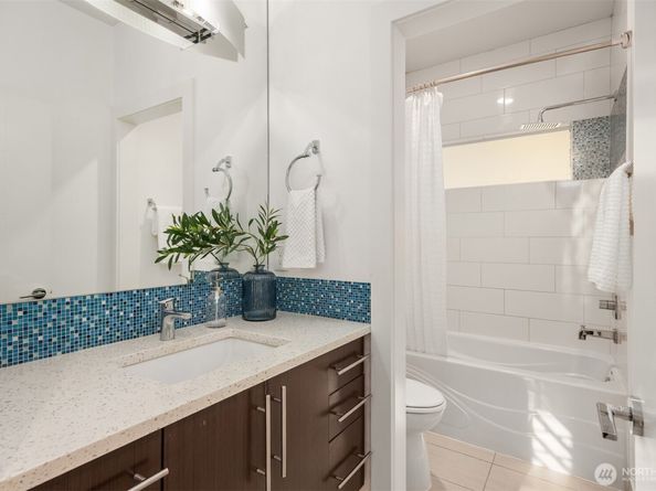 6560 NE Maxwell Lane, Bainbridge Island WA 98110