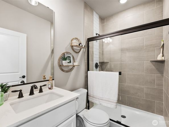 3900 McCormick Village Drive, Bremerton WA 98312