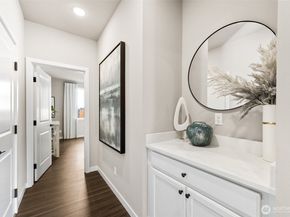 3900 McCormick Village Drive, Bremerton WA 98312