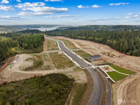3900 McCormick Village Drive, Bremerton WA 98312