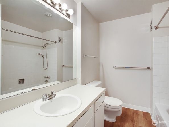 322 N 134th Street 203, Seattle WA 98133