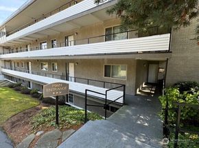 322 N 134th Street 203, Seattle WA 98133