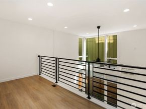 6320 41st Avenue SW D, Seattle WA 98136