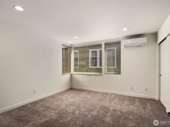 6320 41st Avenue SW D, Seattle WA 98136