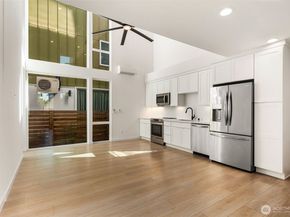 6320 41st Avenue SW D, Seattle WA 98136