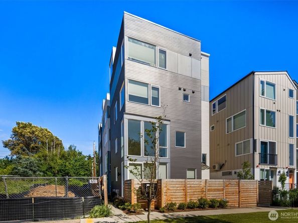 6320 41st Avenue SW D, Seattle WA 98136