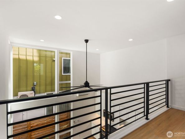 6320 41st Avenue SW D, Seattle WA 98136