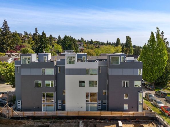 6320 41st Avenue SW D, Seattle WA 98136