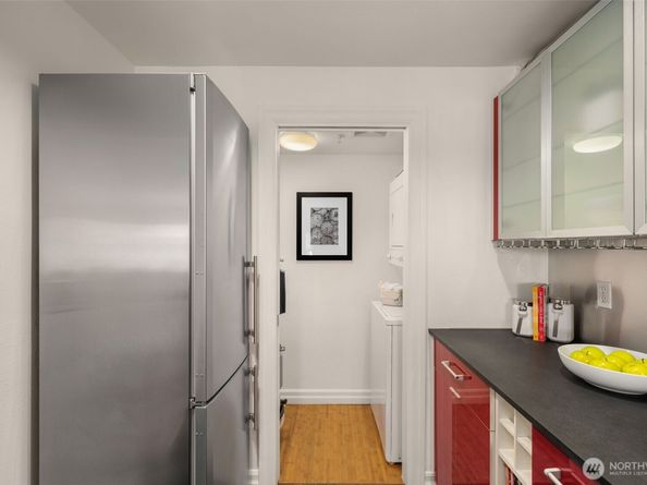 1906 Franklin Place E 103, Seattle WA 98102