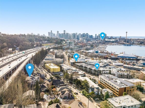 1906 Franklin Place E 103, Seattle WA 98102