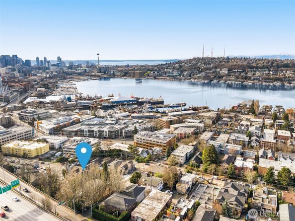 1906 Franklin Place E 103, Seattle WA 98102