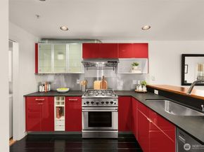 1906 Franklin Place E 103, Seattle WA 98102