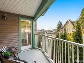 1906 Franklin Place E 103, Seattle WA 98102