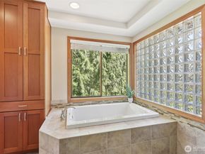 18913 SE 174th Way, Renton WA 98058