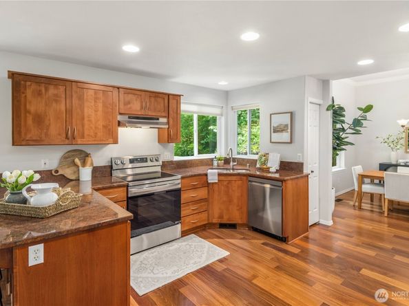 20108 NE 168th Place, Woodinville WA 98077