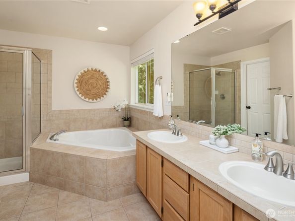 20108 NE 168th Place, Woodinville WA 98077
