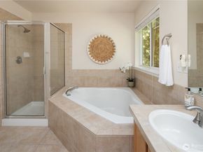 20108 NE 168th Place, Woodinville WA 98077