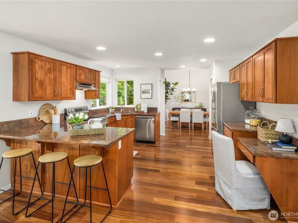 20108 NE 168th Place, Woodinville WA 98077