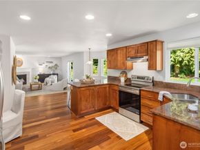 20108 NE 168th Place, Woodinville WA 98077