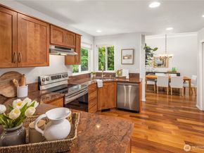 20108 NE 168th Place, Woodinville WA 98077