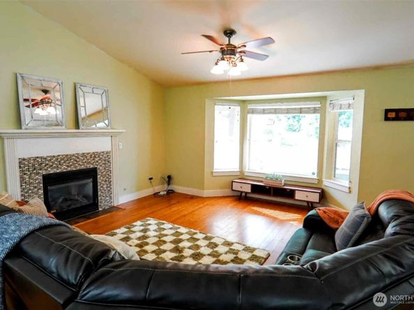 13704 Daybreak Place NW, Silverdale WA 98383
