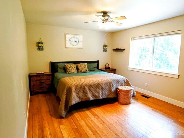13704 Daybreak Place NW, Silverdale WA 98383