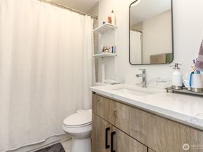 2000 NE 27th Street, Renton WA 98056