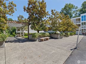17432 Bothell Way NE B302, Bothell WA 98011