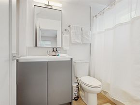 444 13th Avenue, Seattle WA 98122