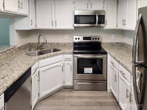 2611 NE 4th Street 234, Renton WA 98056