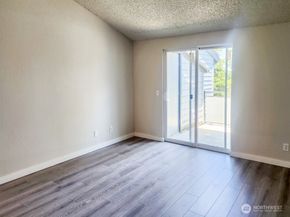 2611 NE 4th Street 234, Renton WA 98056