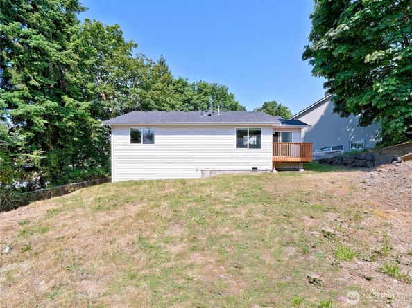 2409 NE 11th Court, Renton WA 98056