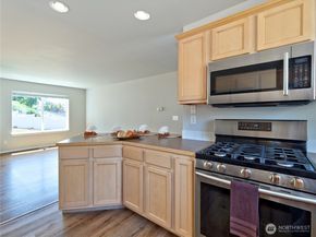 2409 NE 11th Court, Renton WA 98056