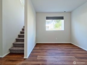 2409 NE 11th Court, Renton WA 98056