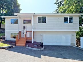 2409 NE 11th Court, Renton WA 98056